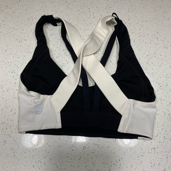 Lululemon bra - Picture 2 of 2